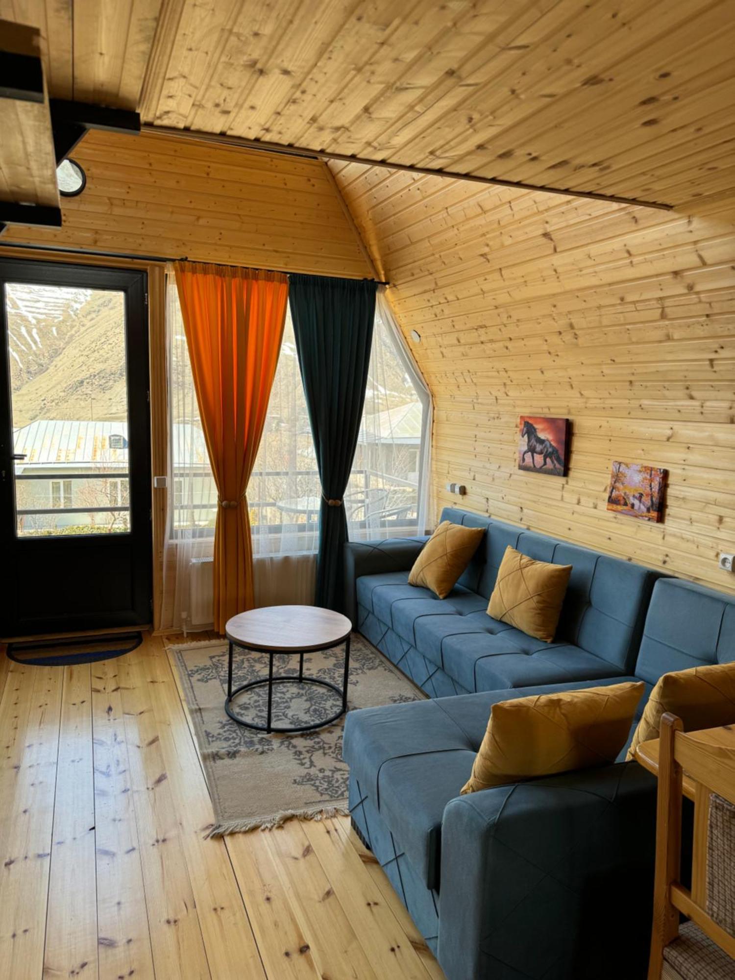 Qusha Cottage Kazbegi Eksteriør billede