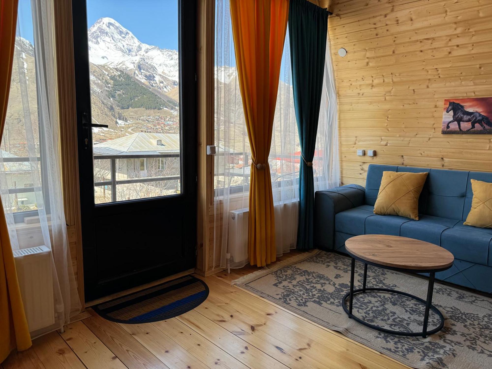 Qusha Cottage Kazbegi Eksteriør billede
