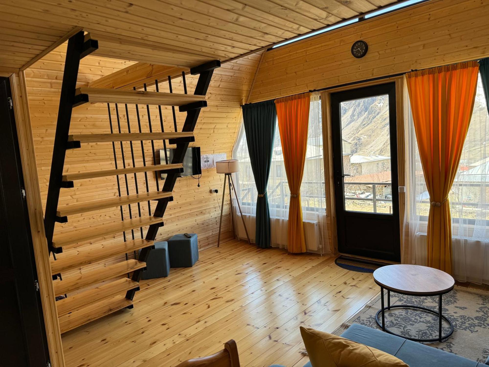 Qusha Cottage Kazbegi Eksteriør billede
